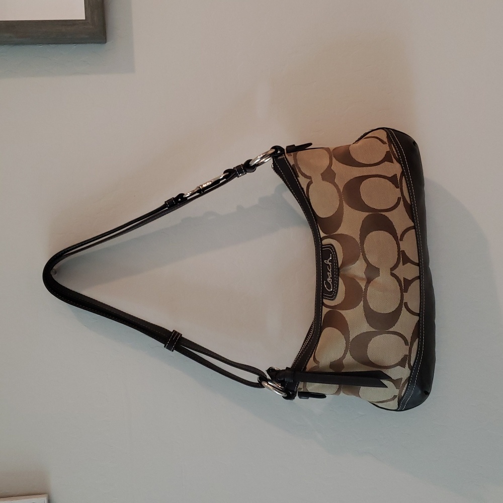 Coach Vintage Brown and Tan Signature Shoulder Bag - Picture 13 of 16